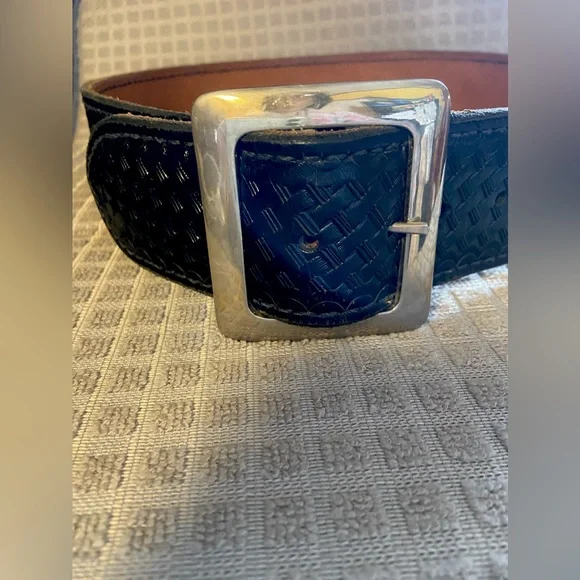 TEX SHOEMAKER & SONS Heavy Duty Black Leather Belt sz 32 (36” long, 2” wide) - Picture 4 of 12